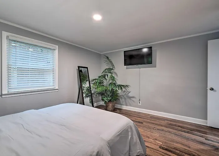 Vibrant Home 2 Mi To Dtwn & Wake Forest University * Winston-Salem