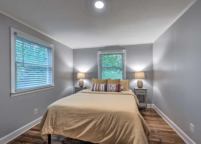 Vibrant Home 2 Mi To Dtwn & Wake Forest University * Winston-Salem