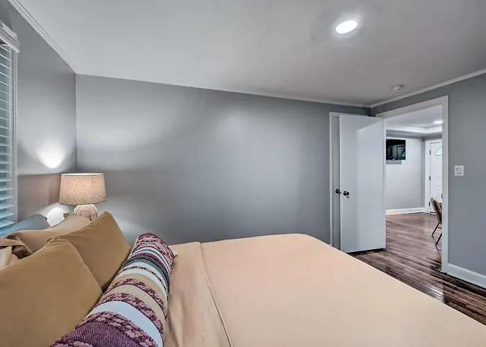 Vibrant Home 2 Mi To Dtwn & Wake Forest University Winston-Salem