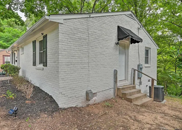Vibrant Home 2 Mi To Dtwn & Wake Forest University Holiday home *