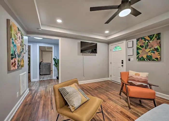 Vibrant Home 2 Mi To Dtwn & Wake Forest University Winston-Salem